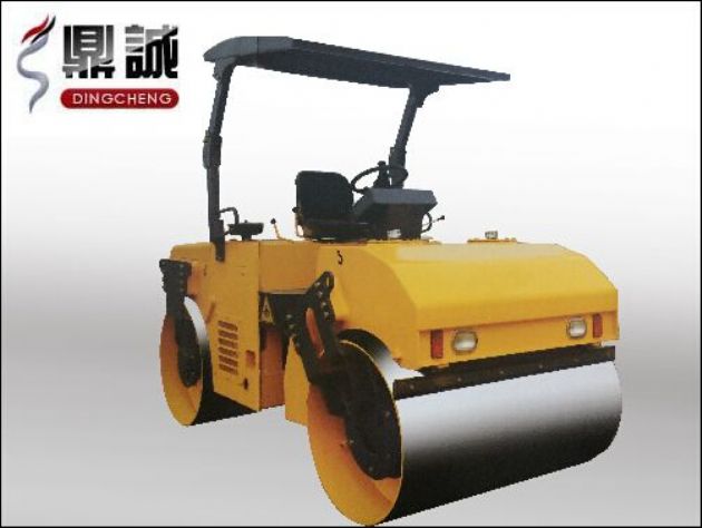 點擊查看詳細(xì)信息<br>標(biāo)題：6噸雙鋼輪振動壓路機 閱讀次數(shù)：12083